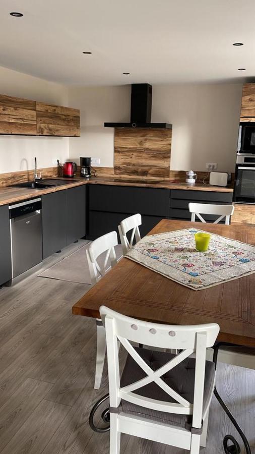Les Plains Champs Apartment